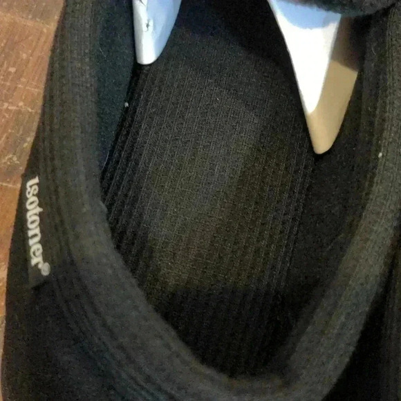 Isotoner Men's Microterry and Waffle Travis Moccasin Slippers - Picture 10 of 10